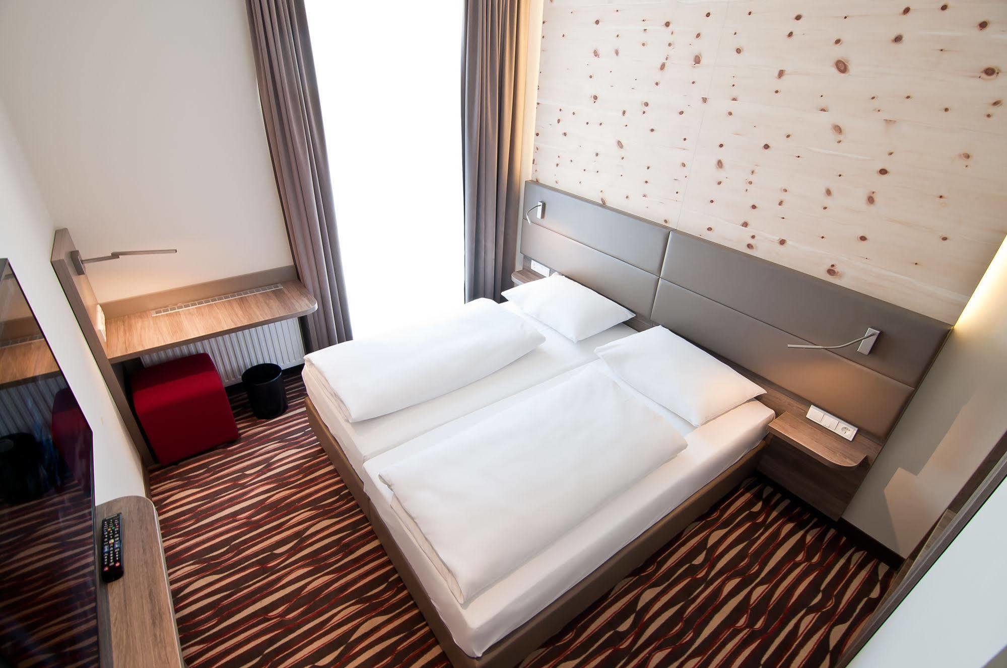 Amaro Hotel Bergkirchen  Extérieur photo