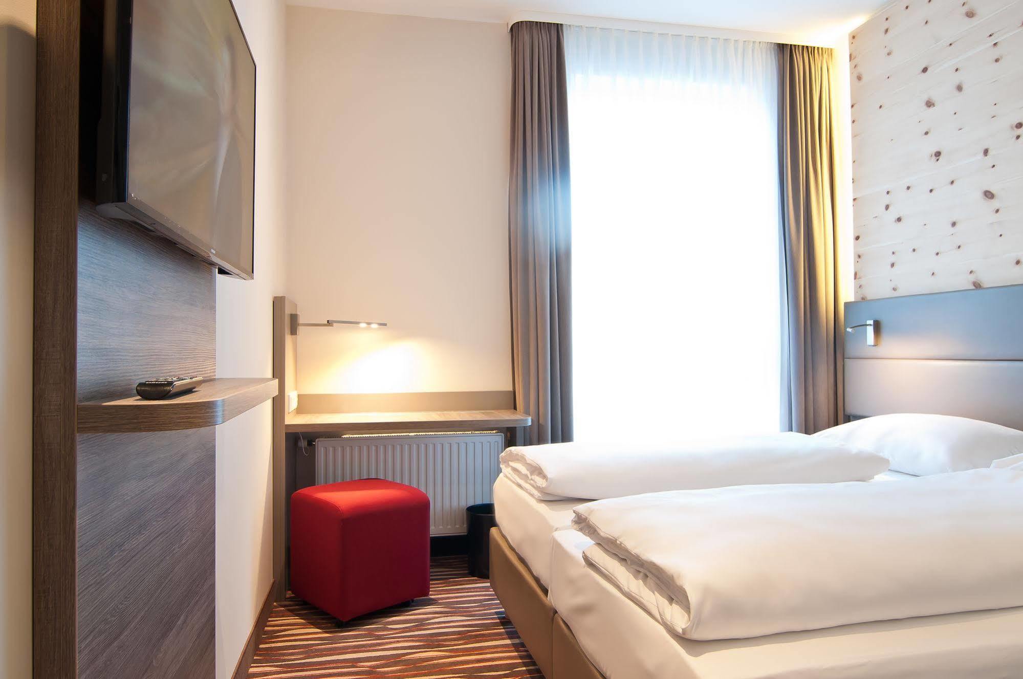 Amaro Hotel Bergkirchen  Extérieur photo