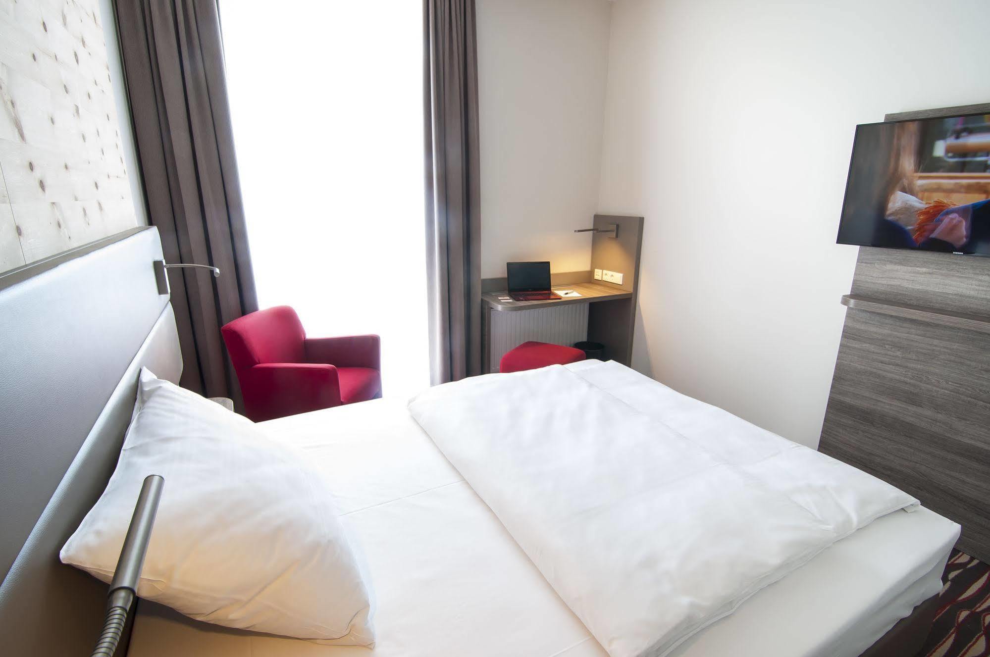 Amaro Hotel Bergkirchen  Extérieur photo