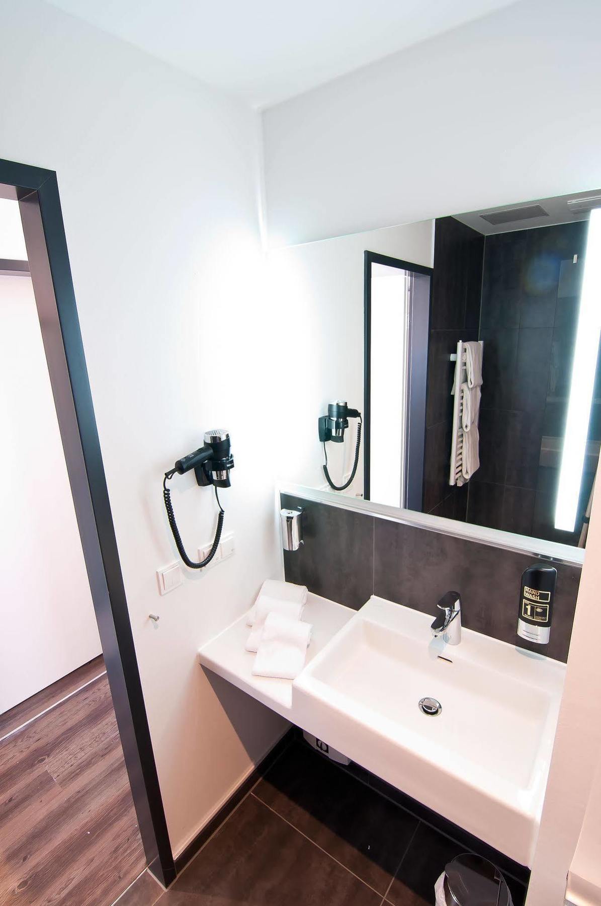 Amaro Hotel Bergkirchen  Extérieur photo